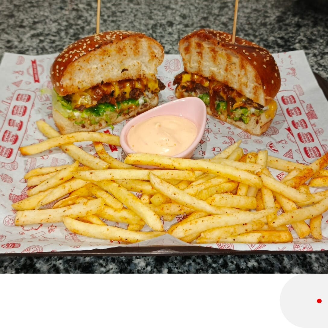 Sezar Soslu Chicken Burger