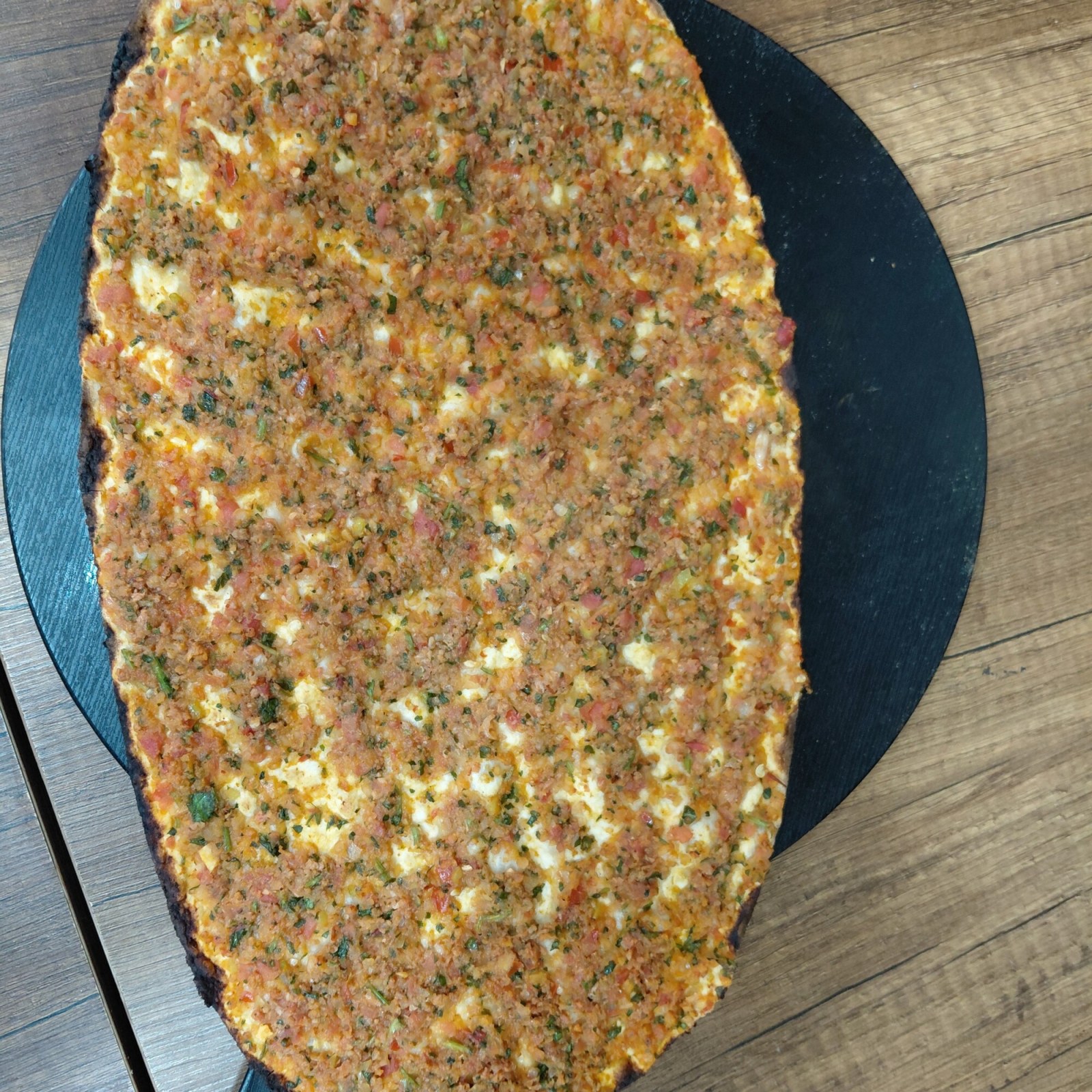 6 lahmacun alan 1 lt cola veya 1 lt ayran salata çiğköfte
