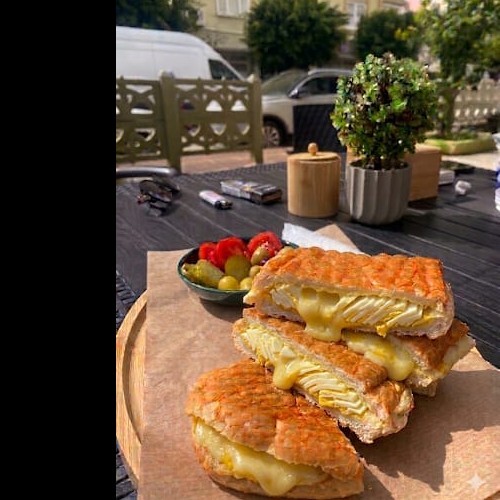 Yumurtalı-Kaşarlı Tost