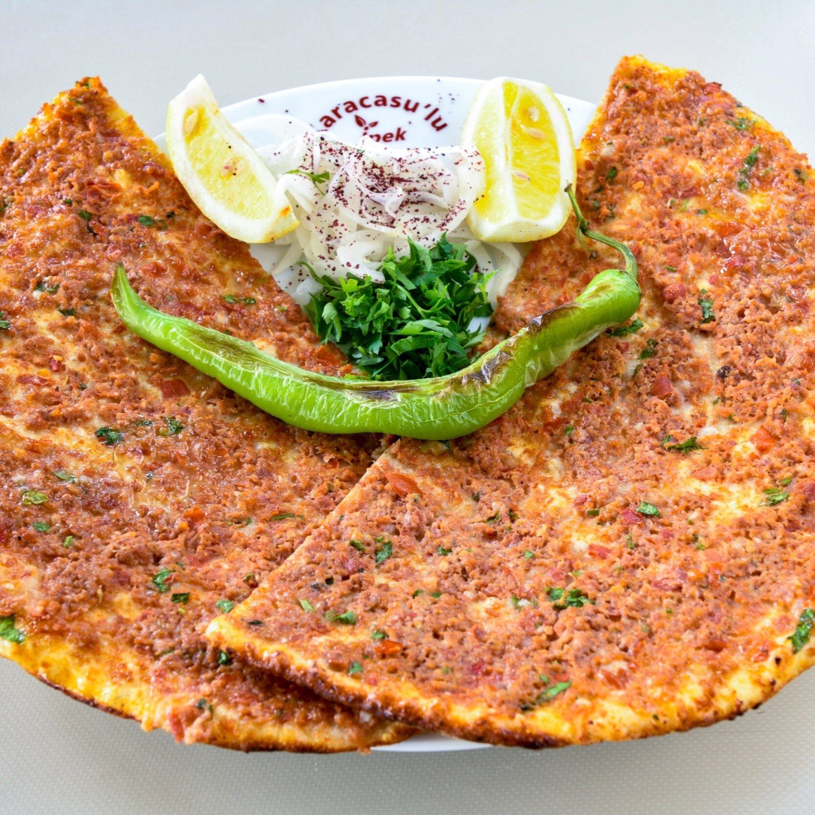 3 Lahmacun Menü