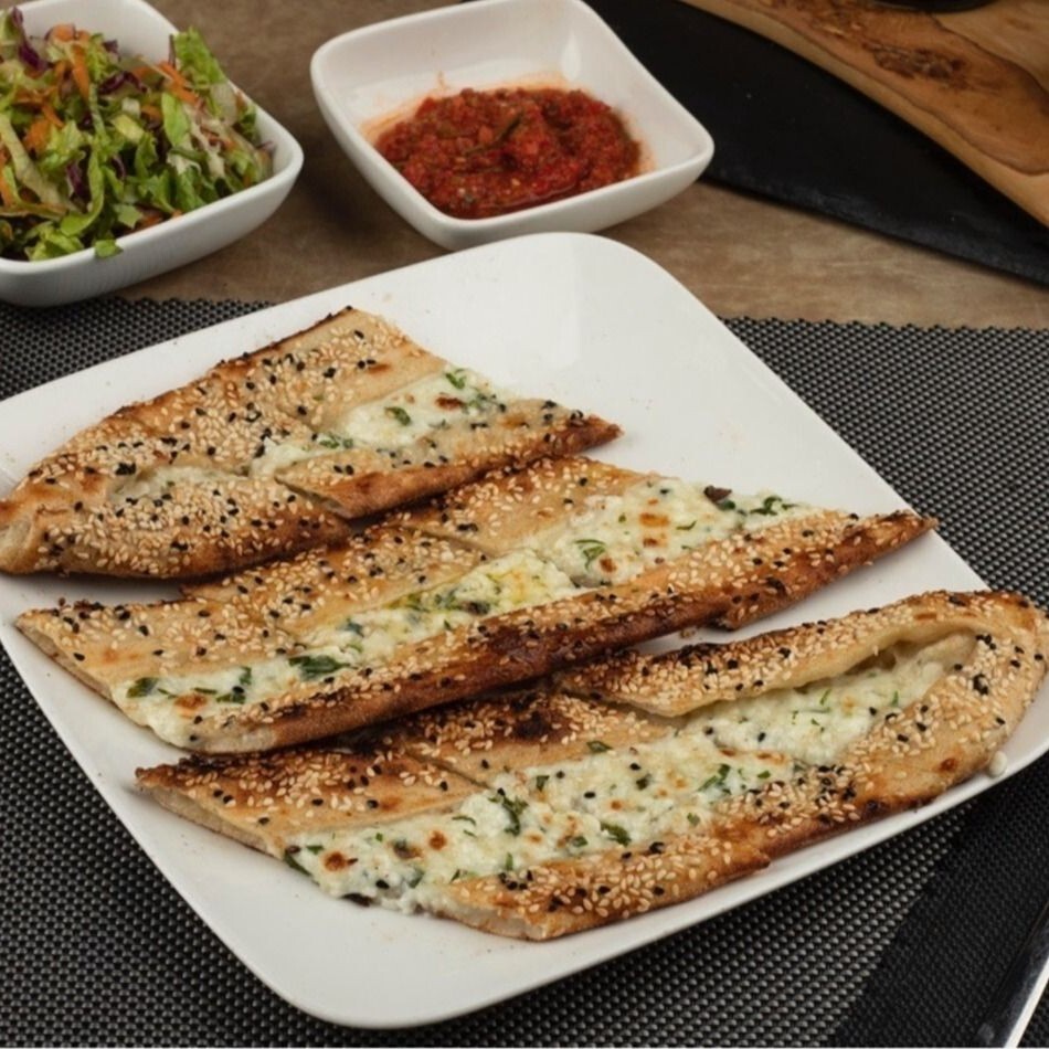 Köy Peynirli Pide (240 Gr)