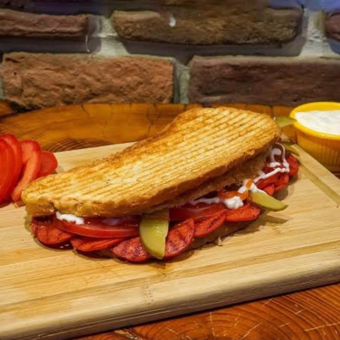 Sucuklu Tost Menü