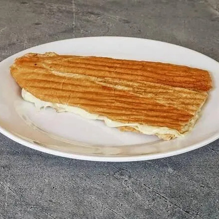 Yumurtalı Kaşarlı Yarım Ekmek Sandwich