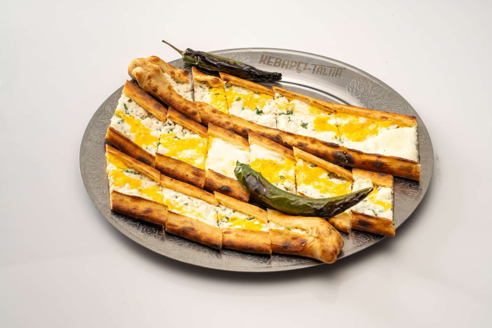 Beyaz Peynirli Yumurtalı Pide