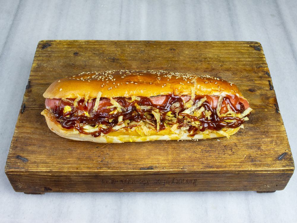 Karamelize Soğanlı Hotdog