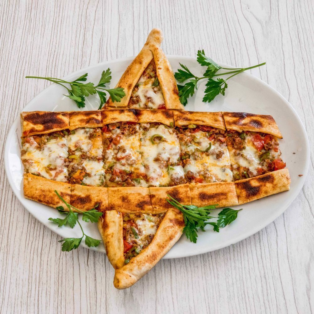 Kıymalı Kaşarlı Pide