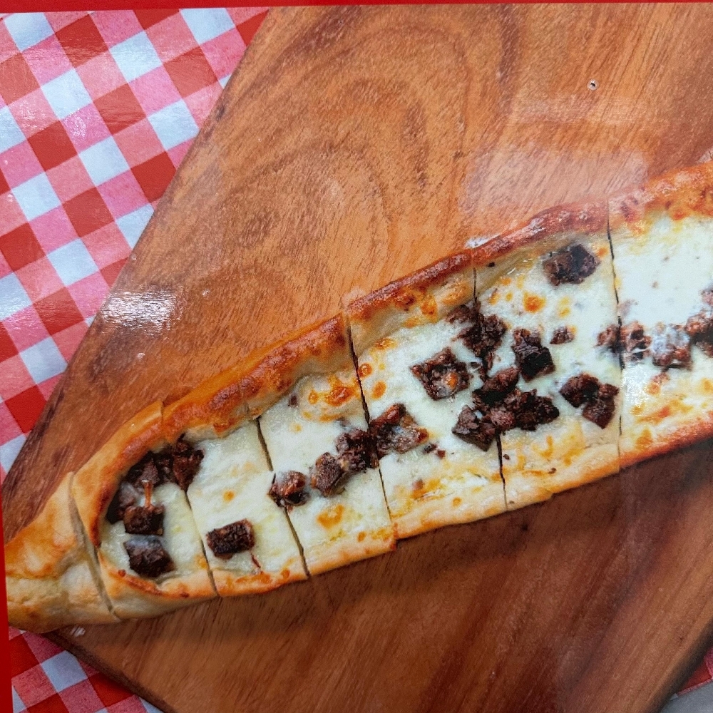 Kvurmalı Kaşarlı Pide