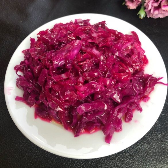 Yoğurtsuz Karalahana Salatası