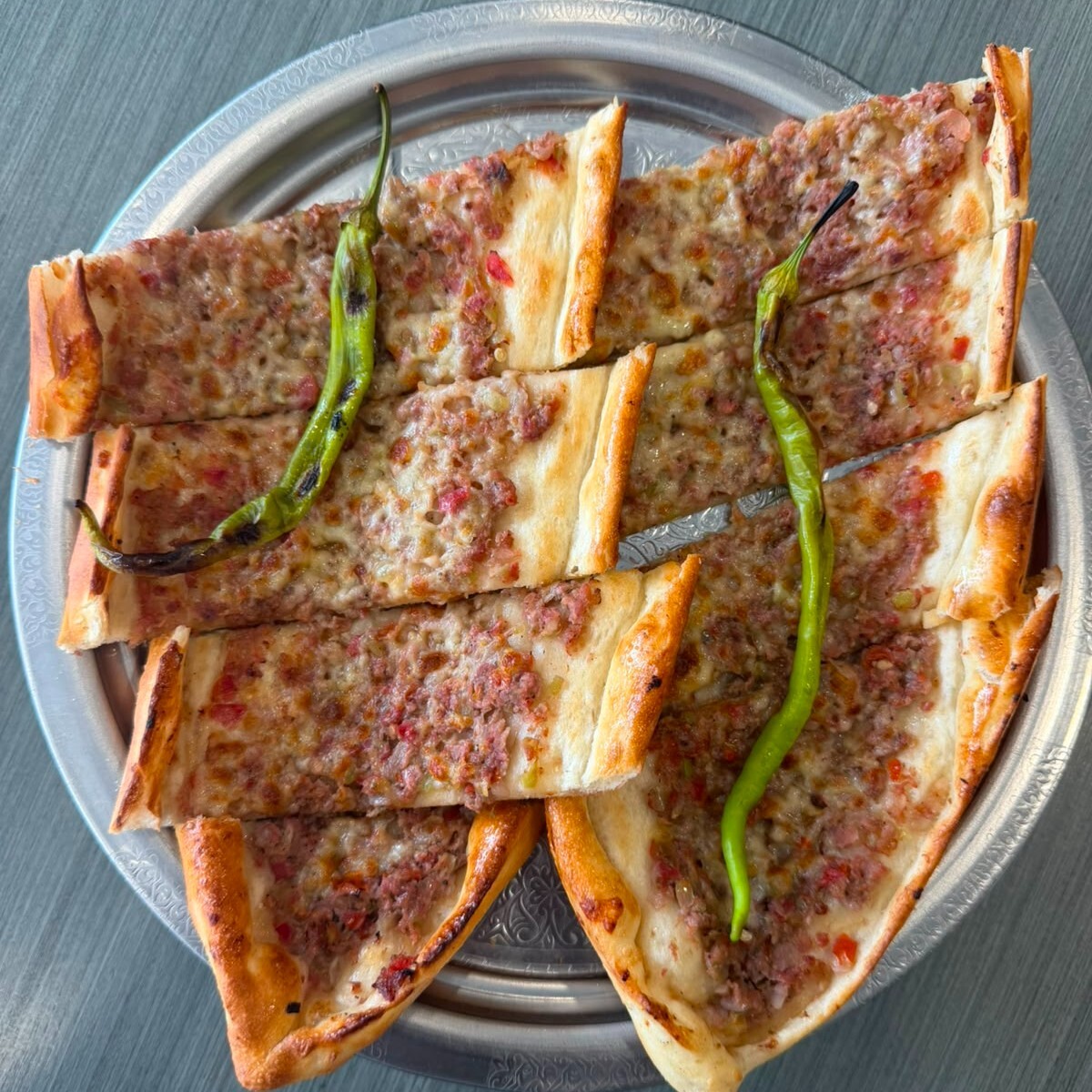 Kıymalı Kaşarlı Pide