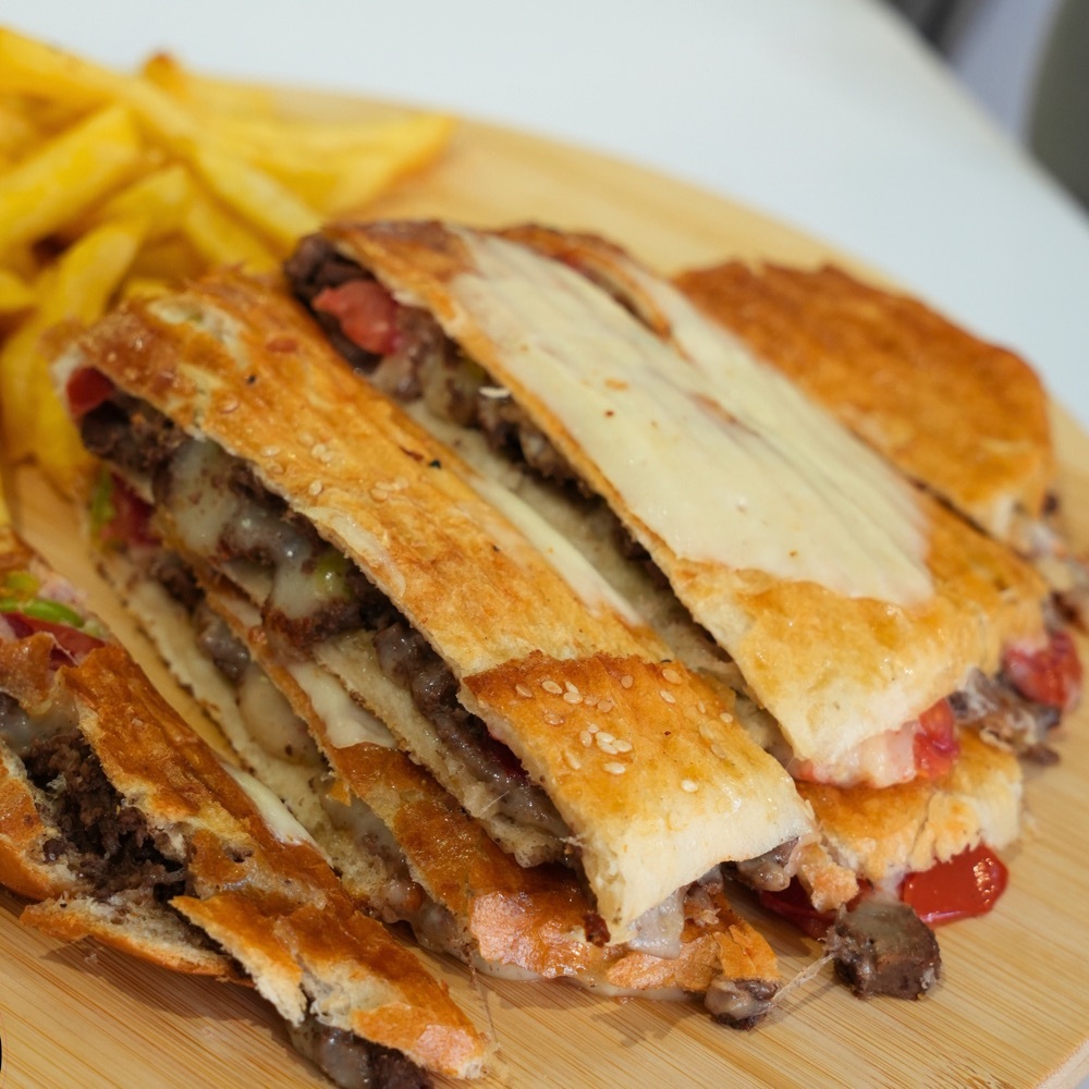 Kavurmalı Sebzeli Tost