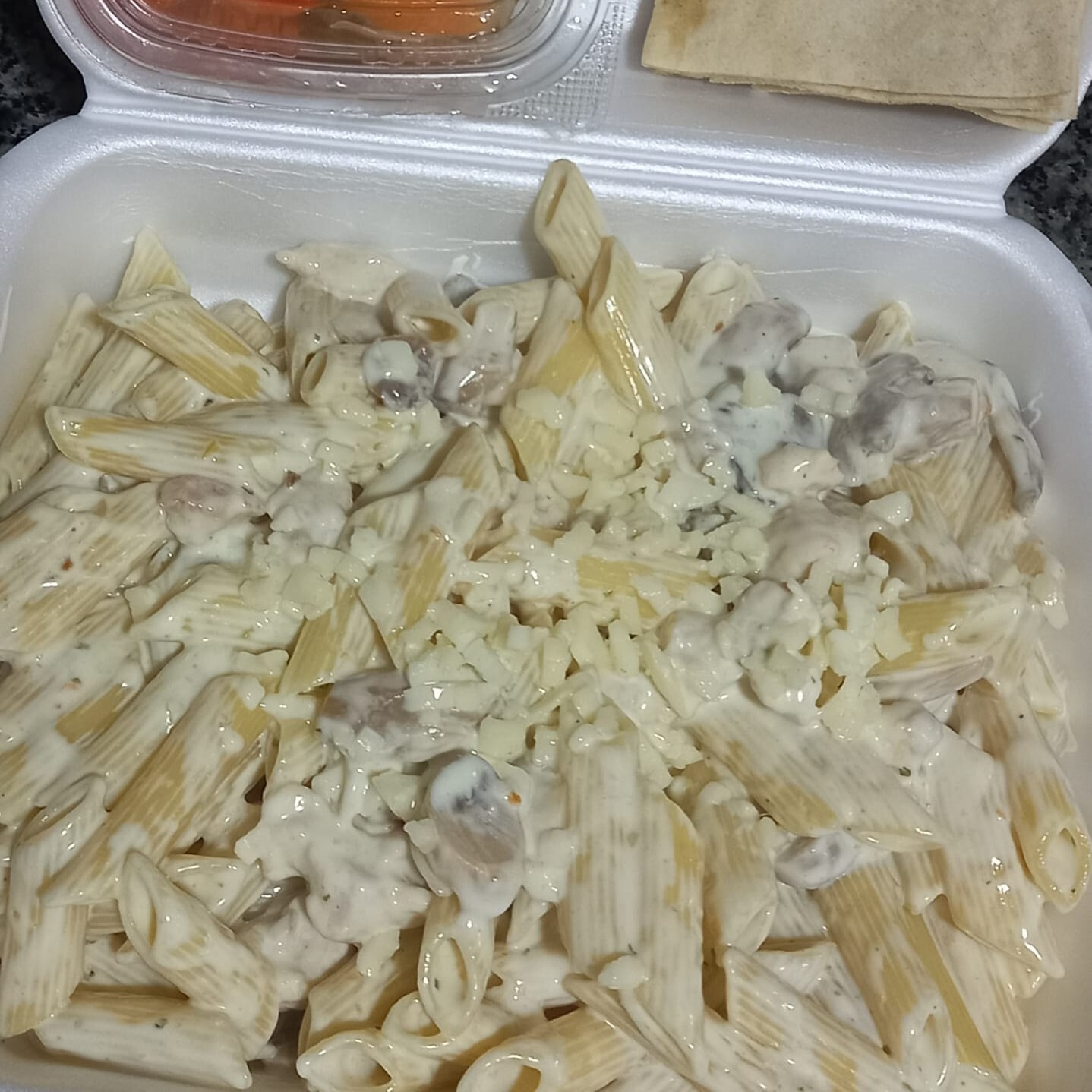 Kremalı Mantarlı Tavuklu Penne
