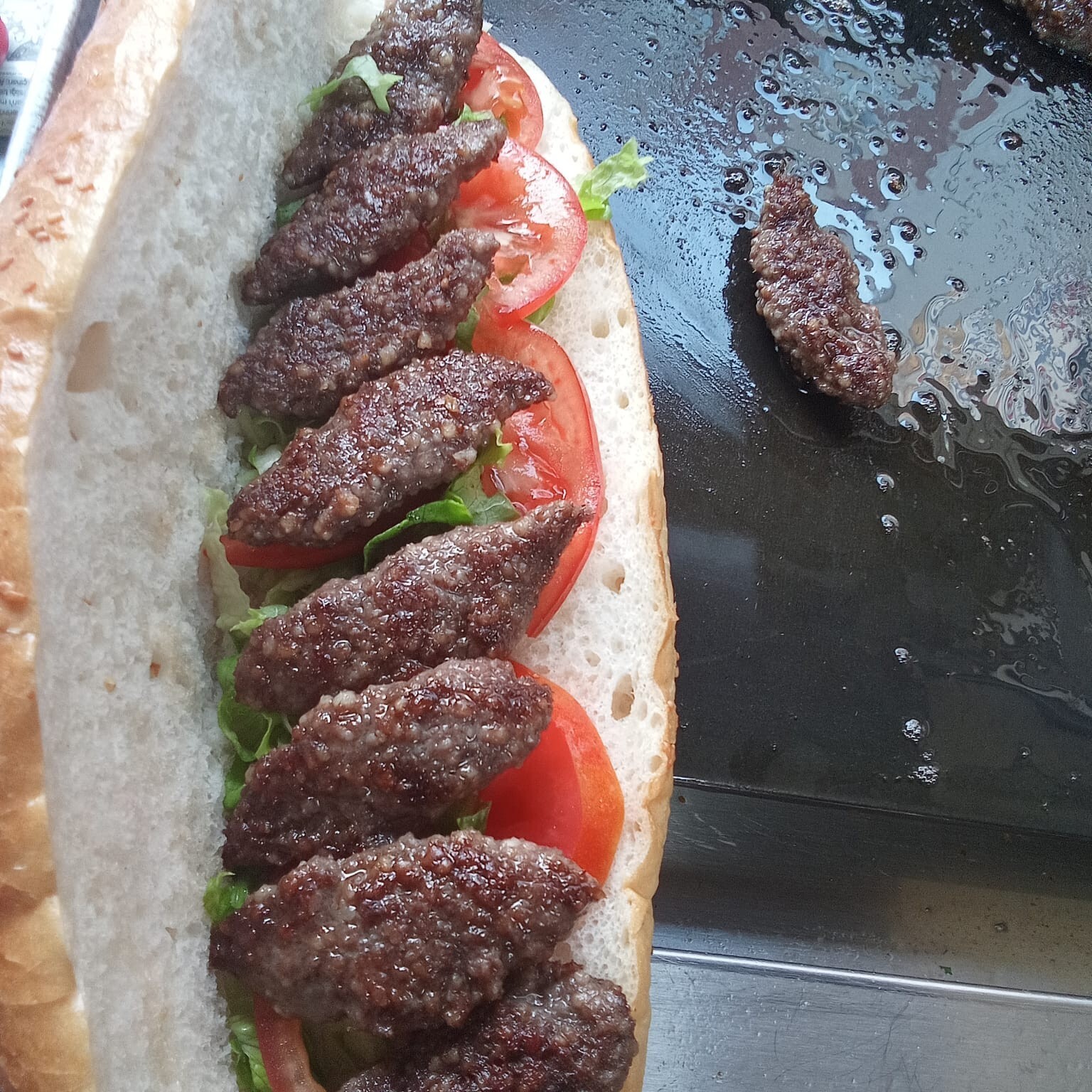 Tam Ekmek Arası Izgara Köfte