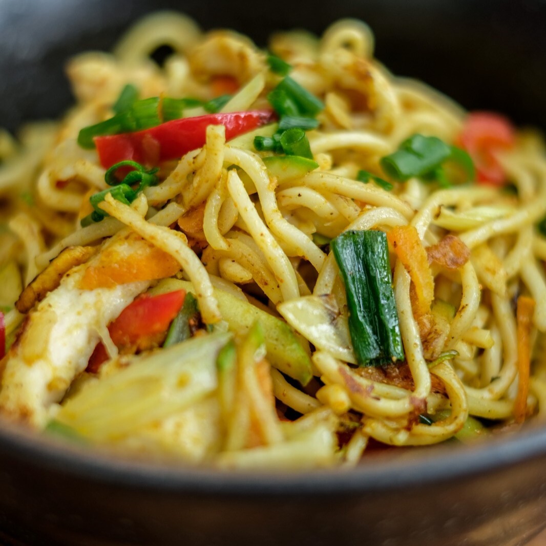 84B. Singapur Noodles