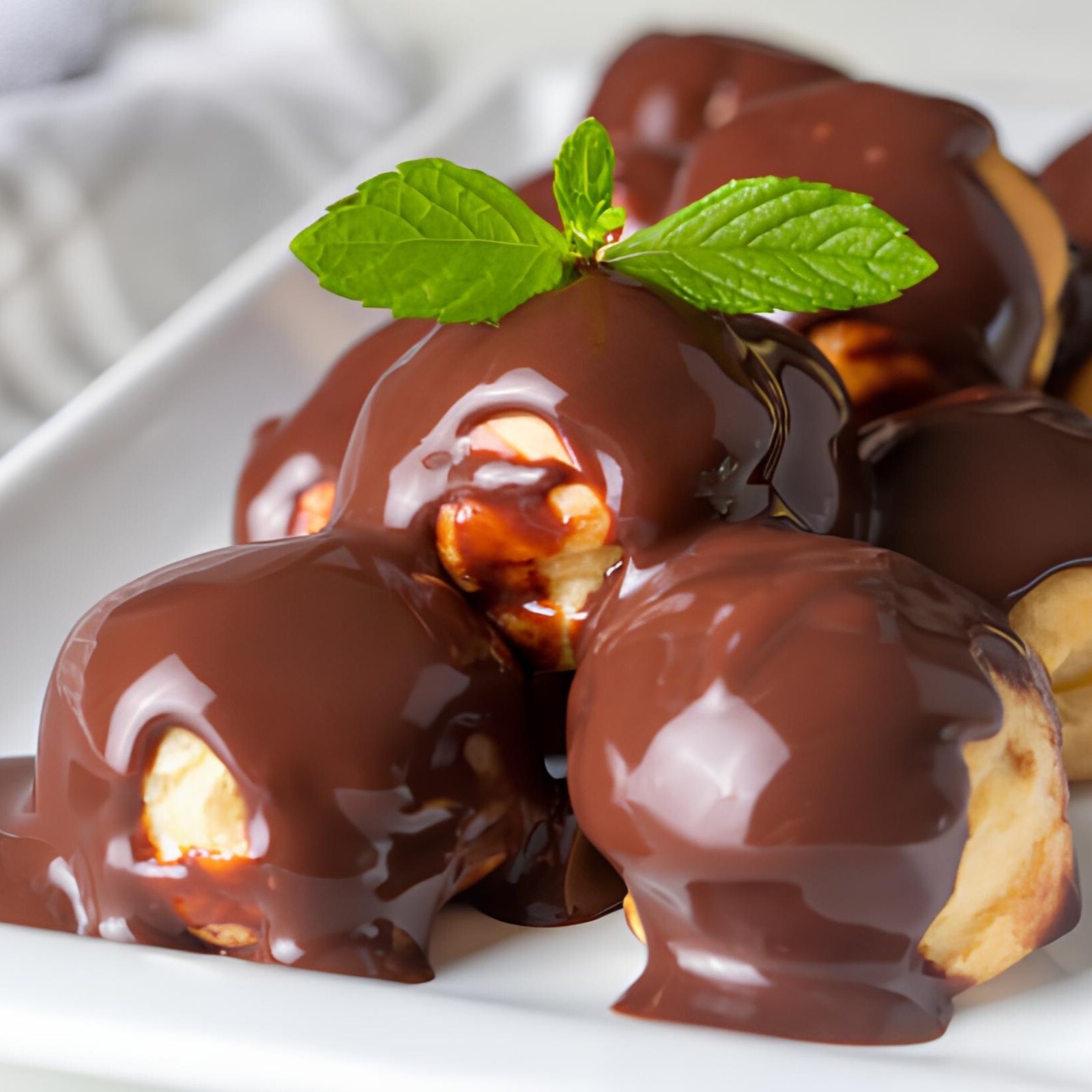Çikolatalı Toplar (Profiterol)