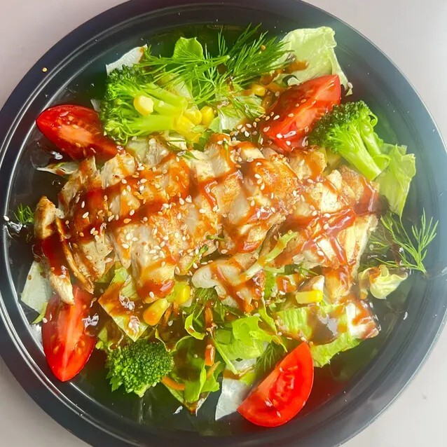 Izgara Tavuk Salata
