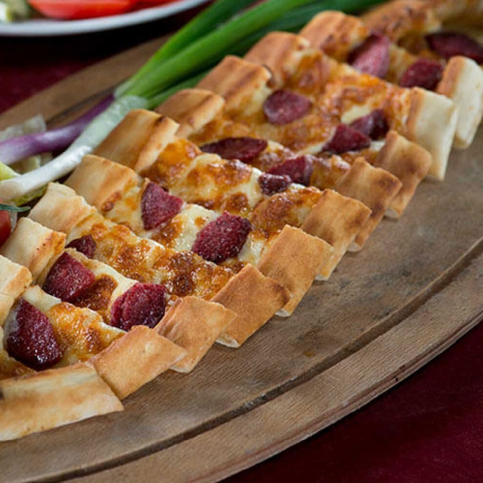 Sucuklu Kaşarlı Pide