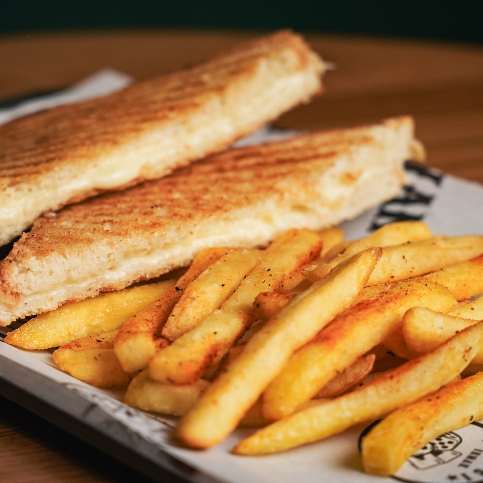 Beyaz Peynirli Tost