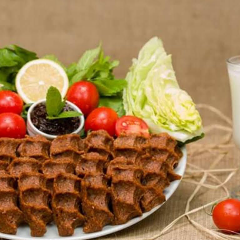 Çiğ Köfte (500 Gr.) + Ayran (1 Lt.)