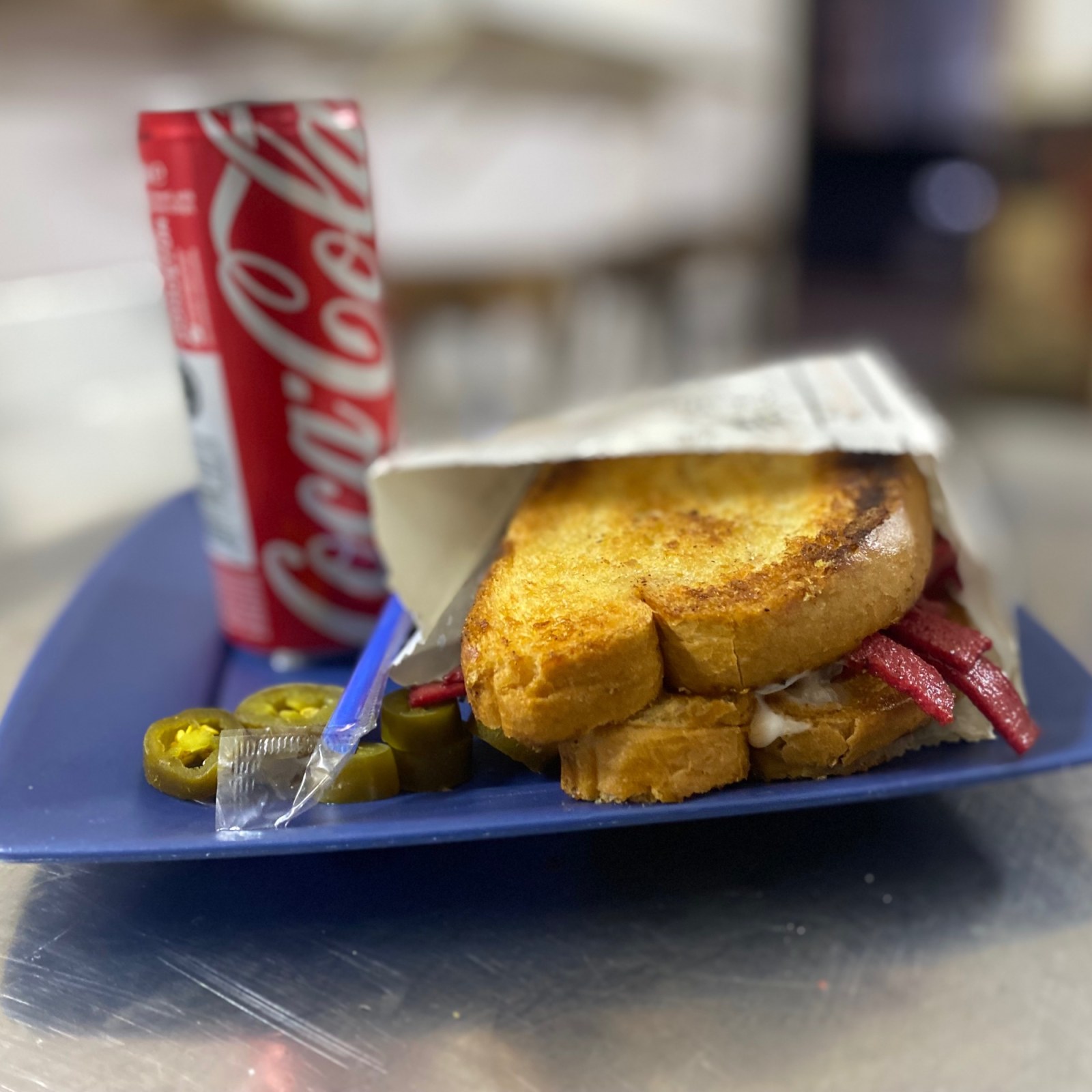 Ferroo Special Ayvalık Ekmeğinde İzmir Kumru+Coca Cola(250cl)