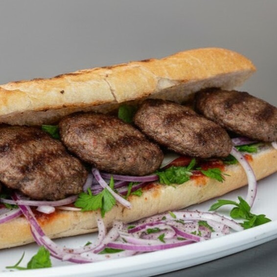 Yarım Ekmek Arası Köfte