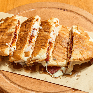 Bütün Ekmek Tost Menü ( Tost + CocaCola 330Ml )