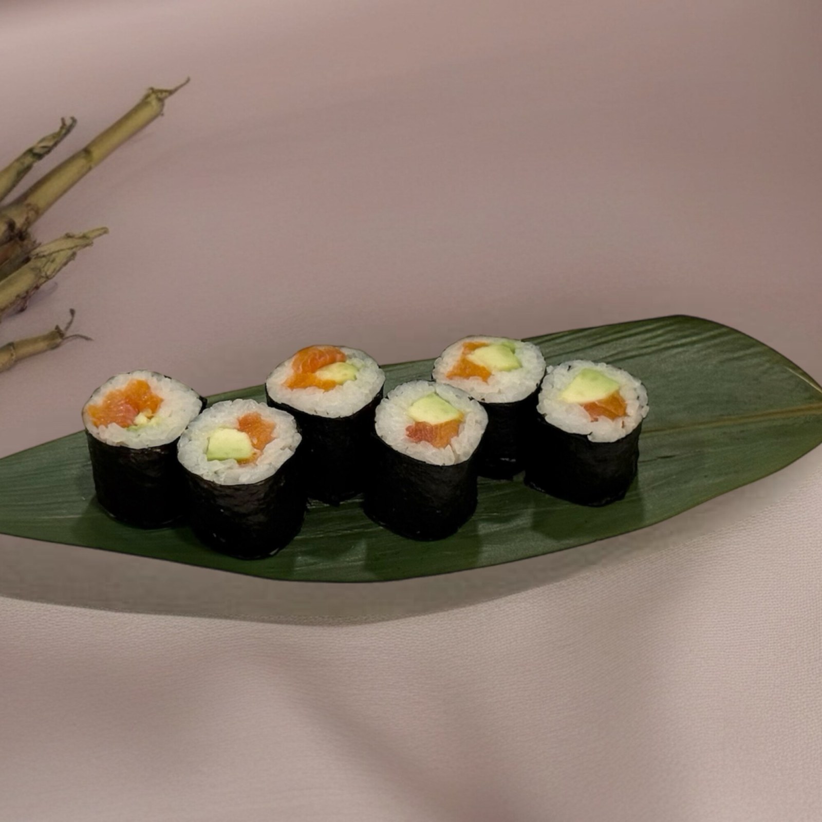 Avokado Sake Maki (6 pcs.)