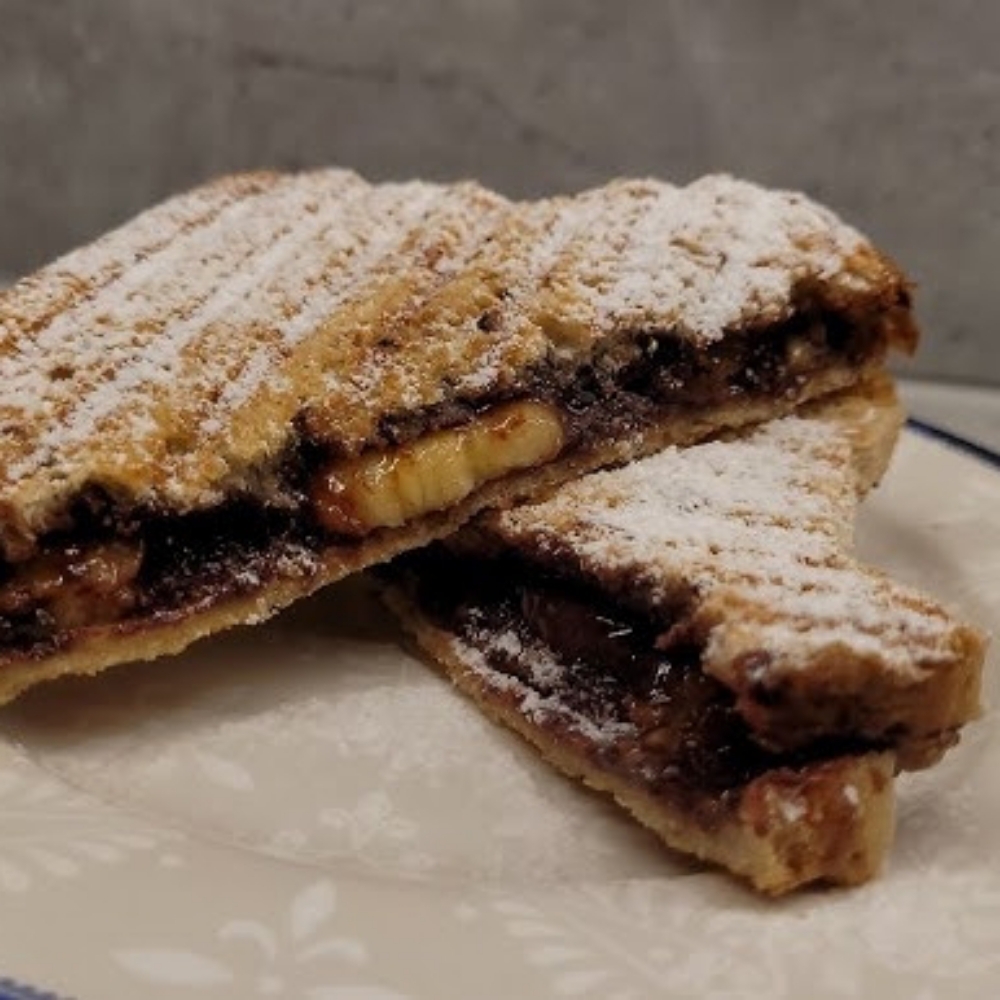 Ekmek arası Nutella Tost