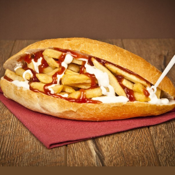 Sucuklu Cheddarlı Patso Sandviç