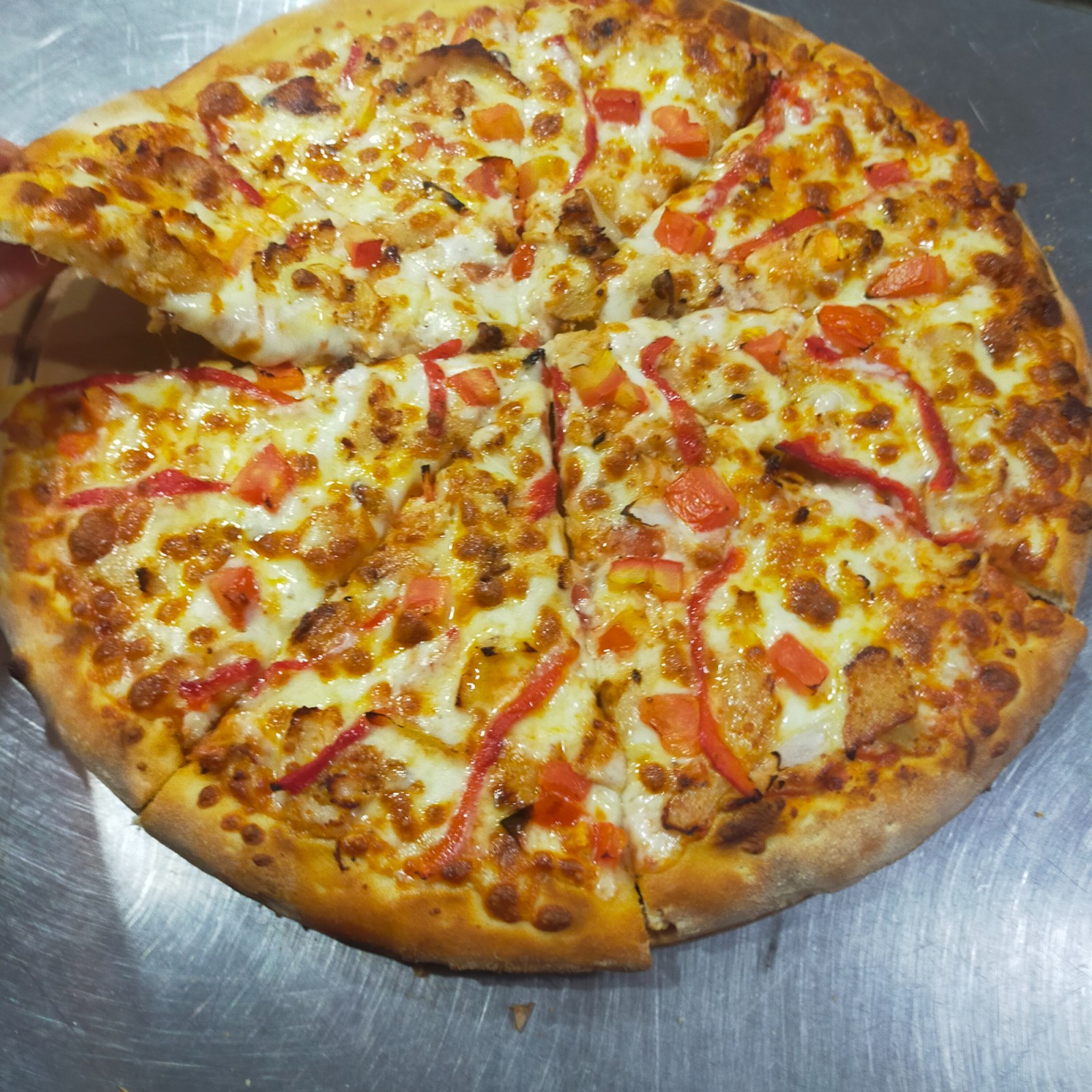 Tavuklu Pizza (Büyük Boy)