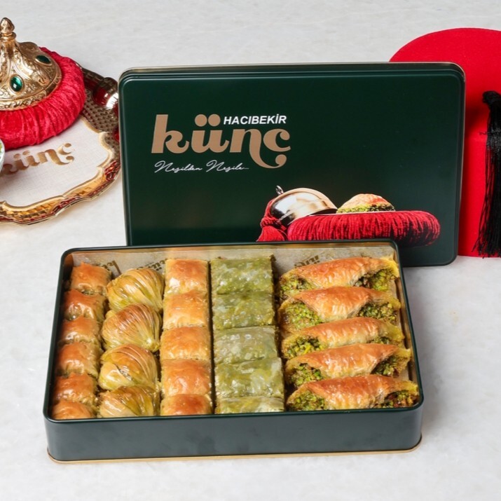 Hediyelik Metal Kutuda Karışık Baklava (Gold)