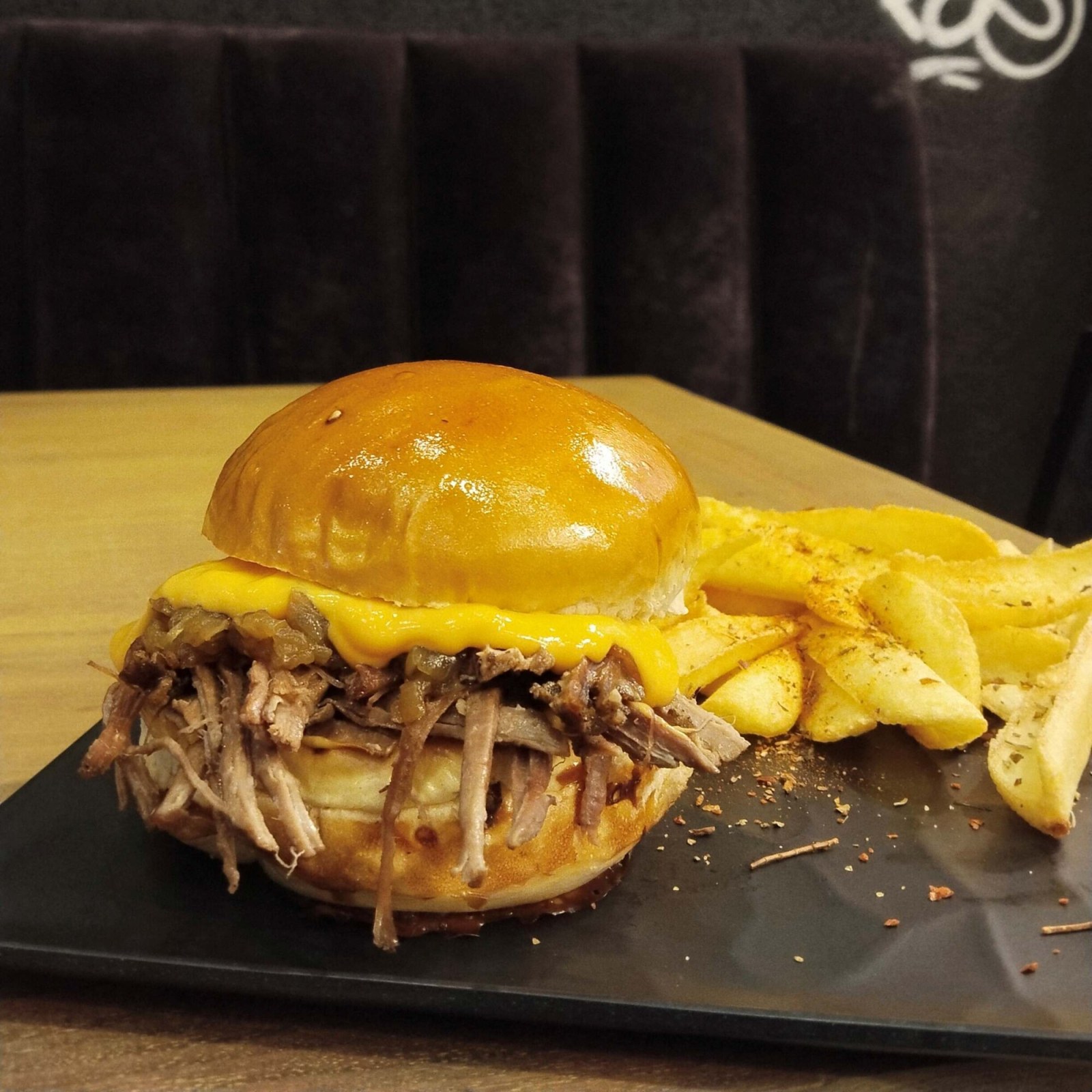 Tiftiklenmiş Dana Tandır Burger (100 gr.)