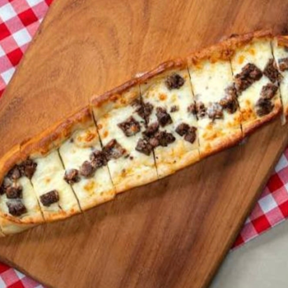 Kavurmalı Kaşarlı Pide (1.5 Porsiyon)