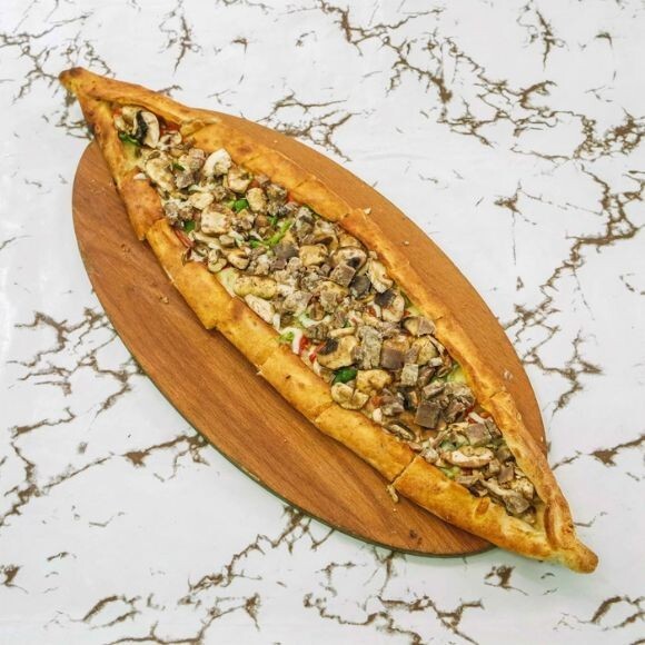 Kıymalı Kaşarlı Mantarlı Pide