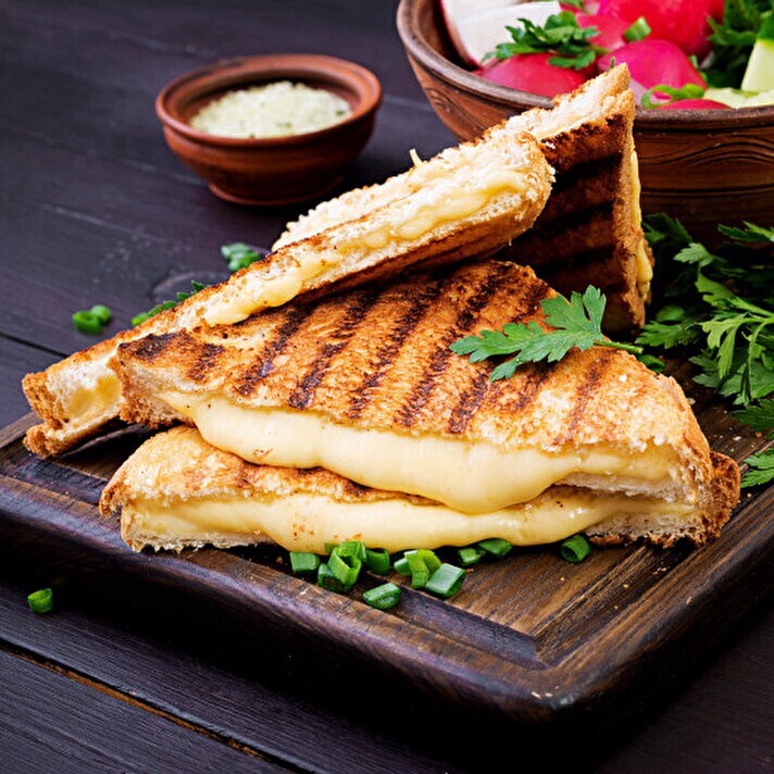 Bol Kaşarlı Tost