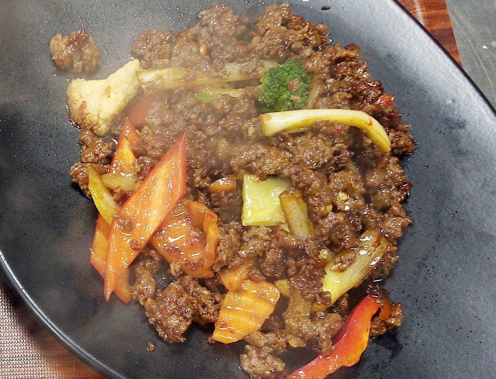 Krapow (Beef) & Fesleğen (Et) + Steam Rice