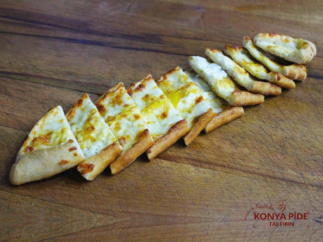 Kaşarlı Yumurtalı Pide
