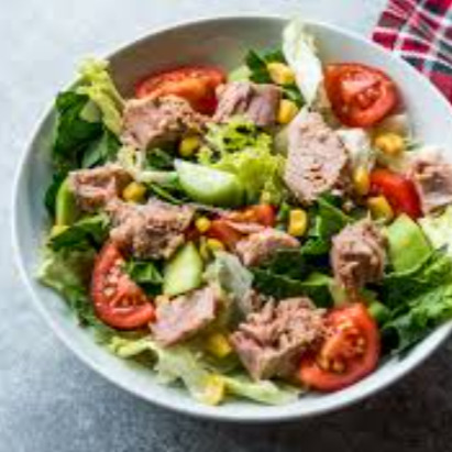 Ton Balıklı Salata Roka Marul Mısır ile Domates Salatalık Balık Salatası