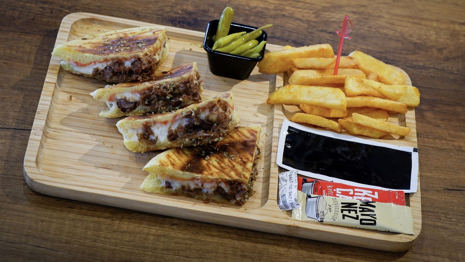 Kavurmalı Tost