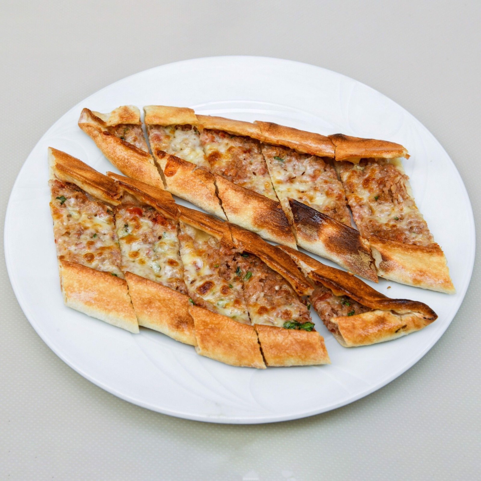 Kuşbaşılı Kaşarlı Pide (1,5 Porsiyon) Menü