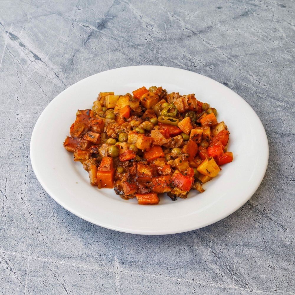 Sebzeli Kebap pilav köz biber sumaklı soğan salata ezme ile