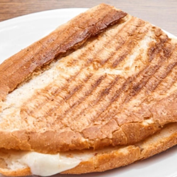 Yarım Ekmek Kaşarlı Tost