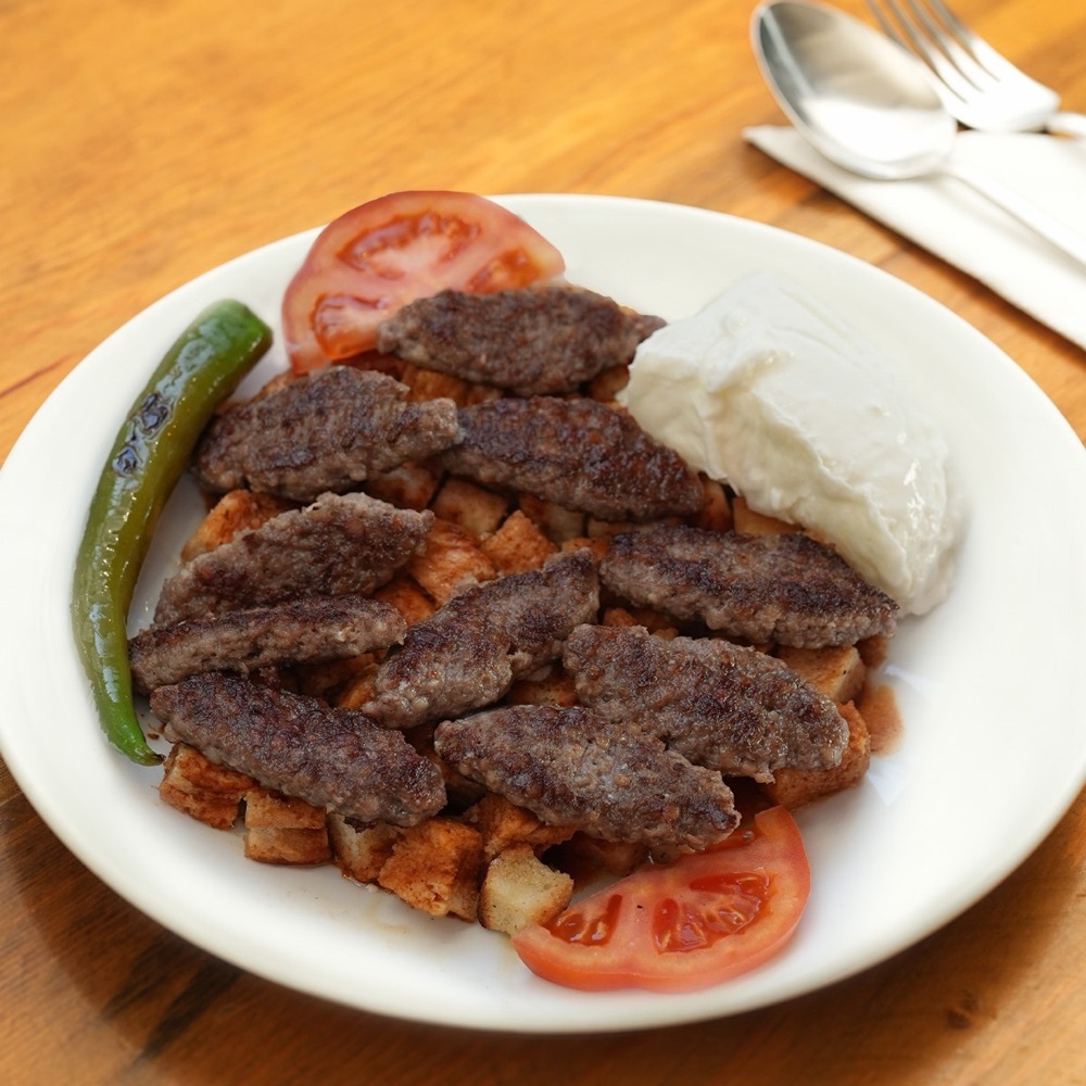 Yoğurtlu Köfte