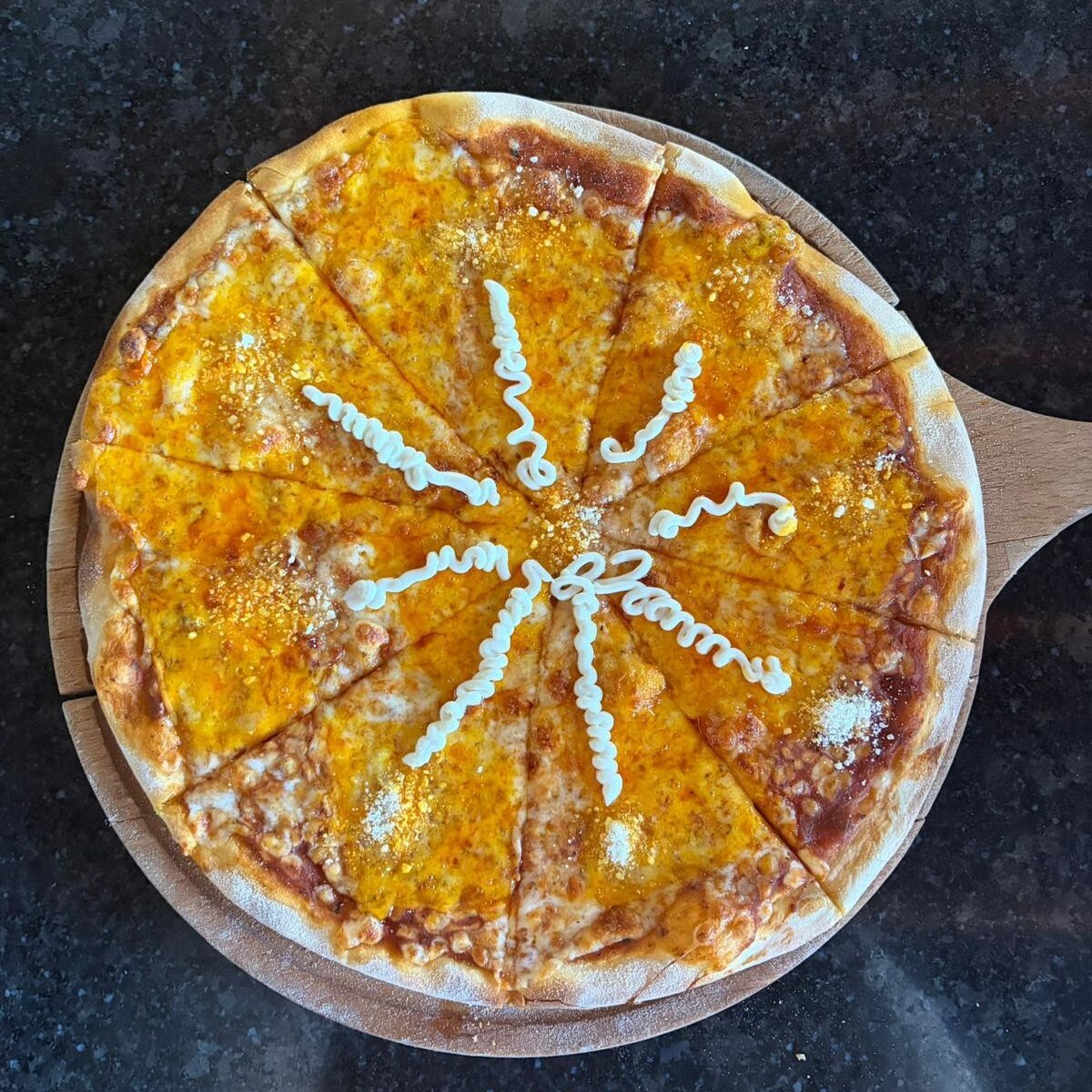 Dört Peynirli Pizza