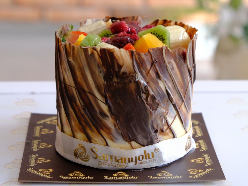 Meyveli Pasta (6 Kişilik)