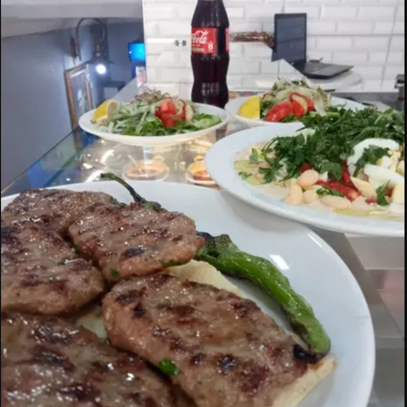 Izgara Köfte & Salata