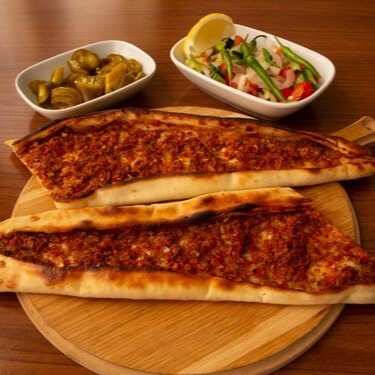 Kıymalı Karadeniz Pidesi