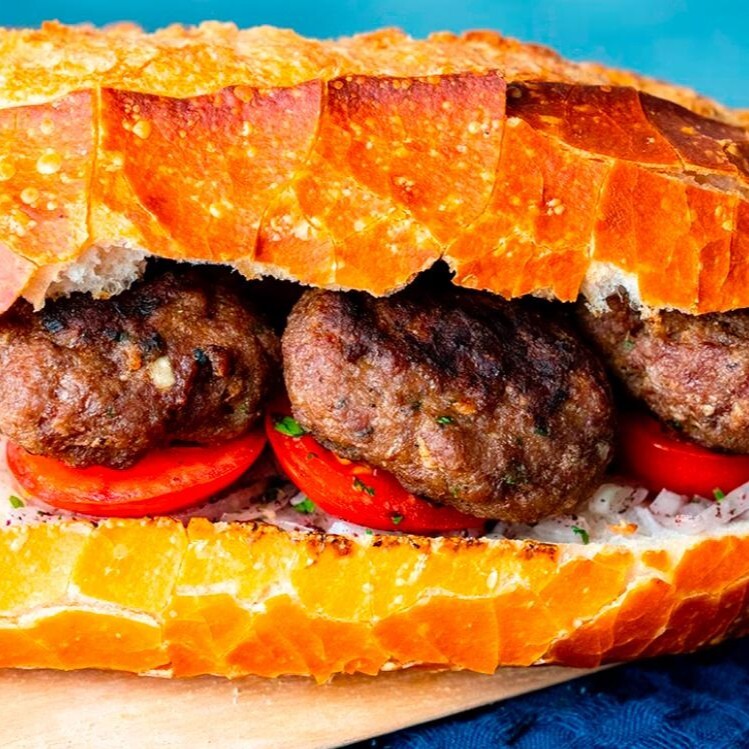 Tam Ekmek Arası Köfte