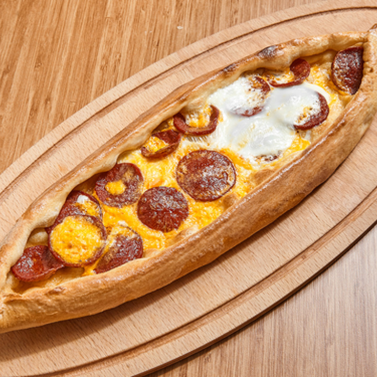Sucuklu Kaşarlı Yumurtalı Pide