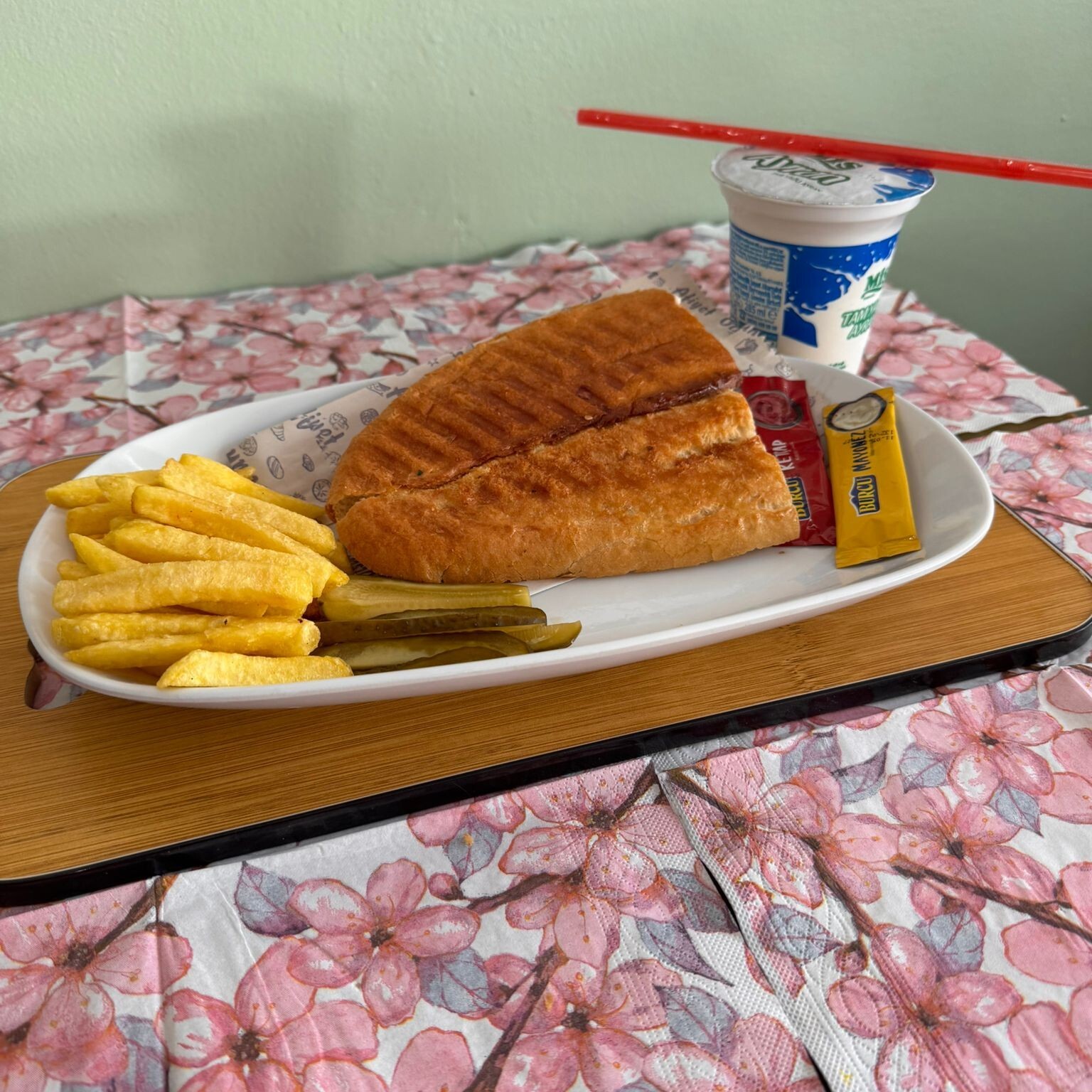 Tost (Sucuklu Kaşarlı)