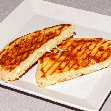 Kaşarlı bazlama